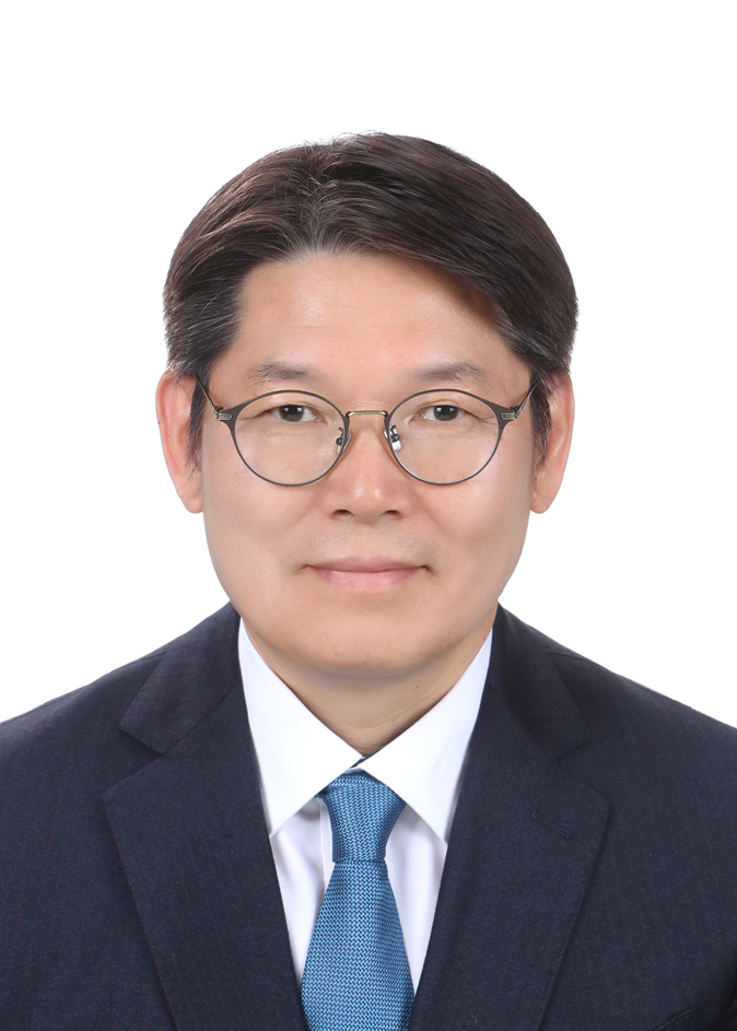 정성일 후보