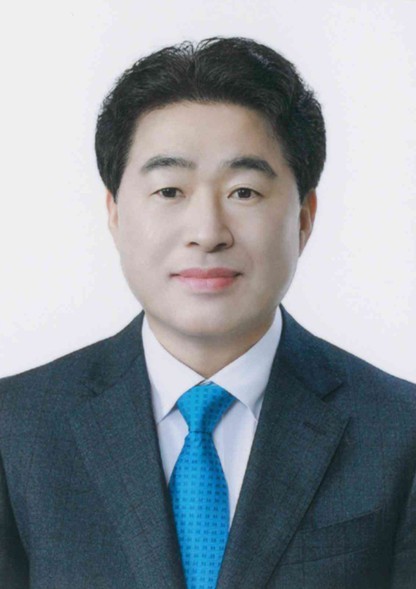 이돈견 후보